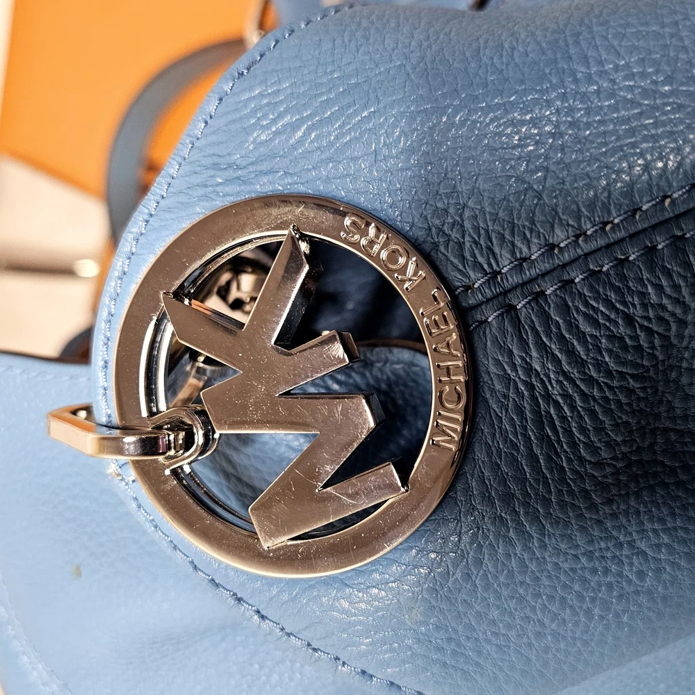 Authentic Michael Kors Blue Leather Shoulder Bag - Picture 3 of 12